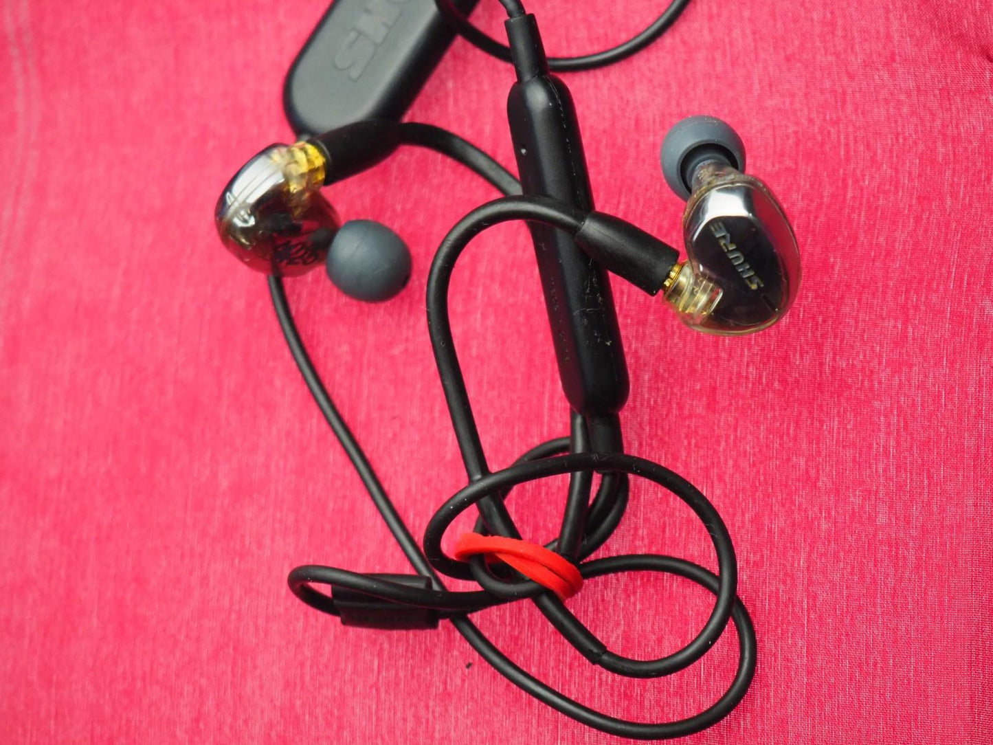Shure SE425 BT1 Bluetooth Earbuds