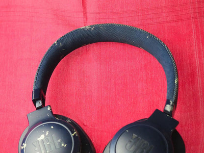 JBL LIVE 500 Bluetooth headphones