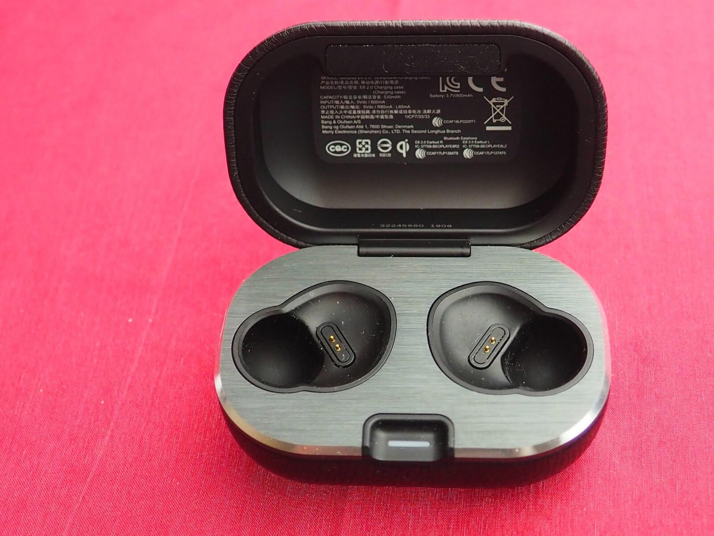 Bang & Olufsen Beoplay E8 2.0 Case Only & Working