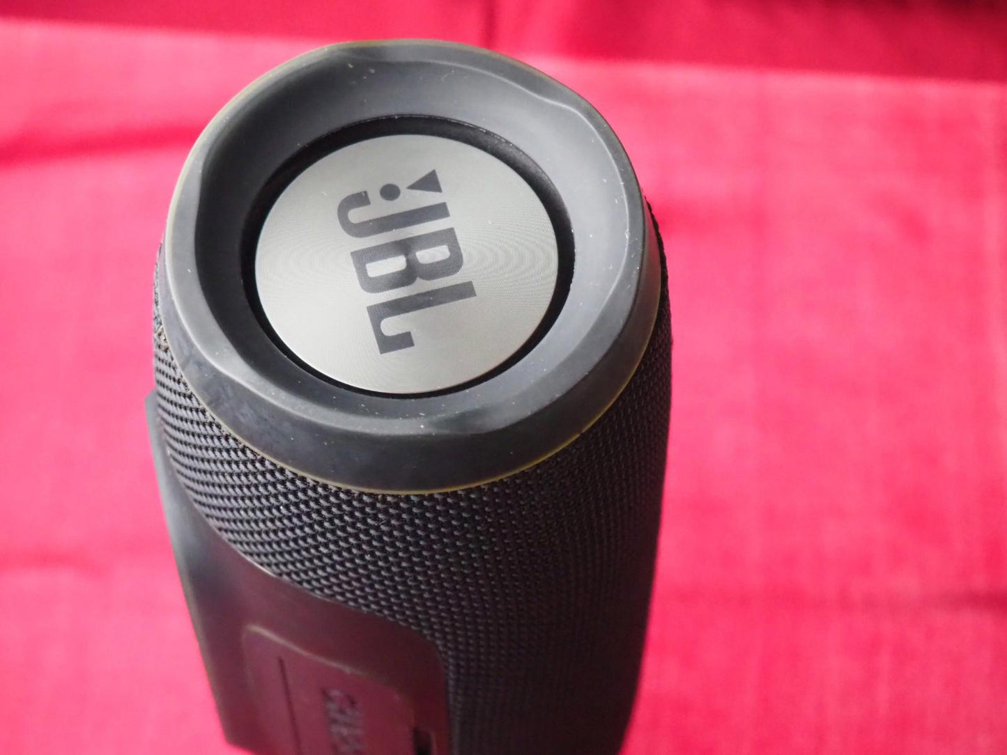 JBL Charge 3 Portable Bluetooth Speaker & Working