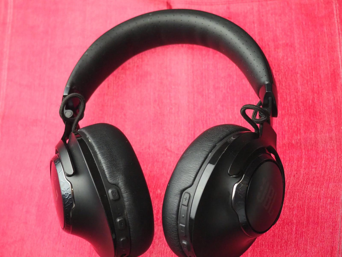 JBL Club 950 NC Bluetooth headphones