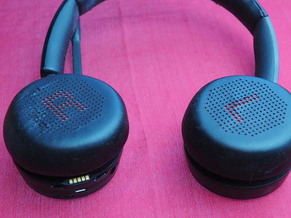Plantronics Voyager Focus UC Headset Model Voyager 4220 + STAND (No Dongle)