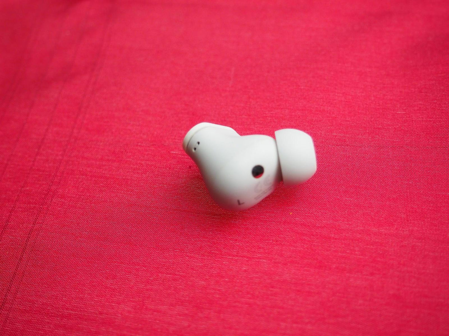 Beats Studio Buds White Left Bluetooth earbud Only & Working