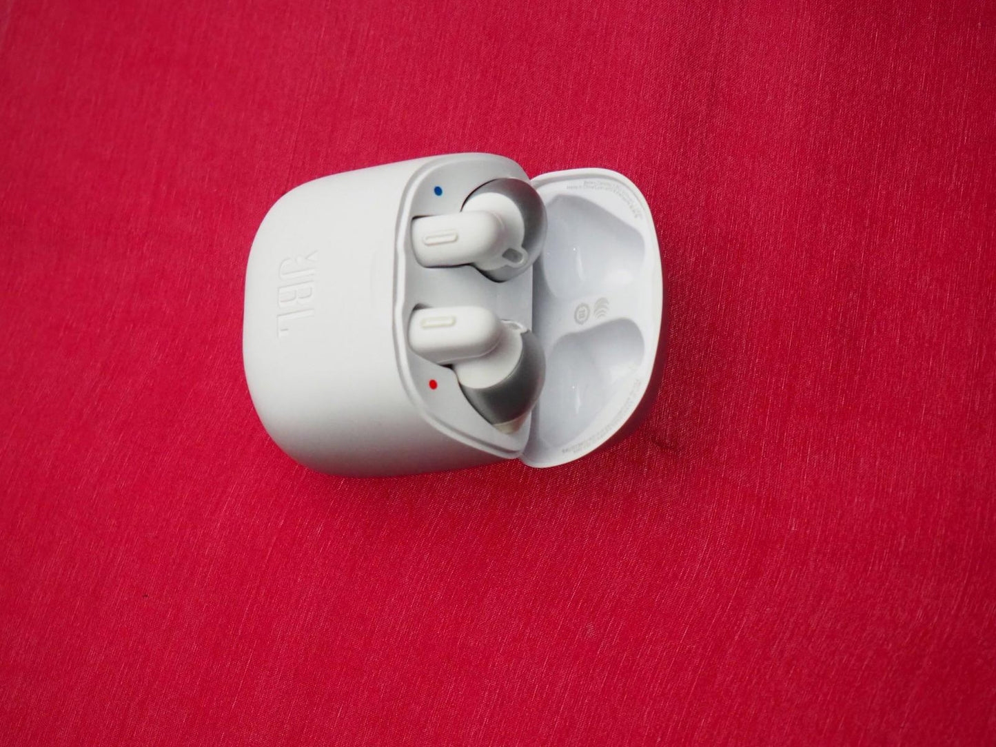 JBL Tune 220 Bluetooth Earbuds