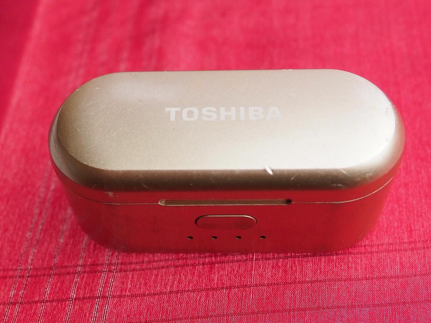 Toshiba Earbuds Case Only & Working
