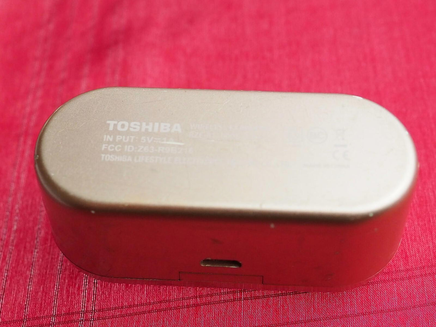 Toshiba Earbuds Case Only & Working