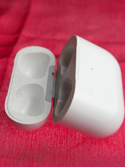 Genuine Apple AirPods 3 Lightening Case Only & Working  (A2897)