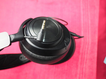 SteelSeries Arctis Nova Pro for Xbox Bluetooth Headphones ONLY PS5