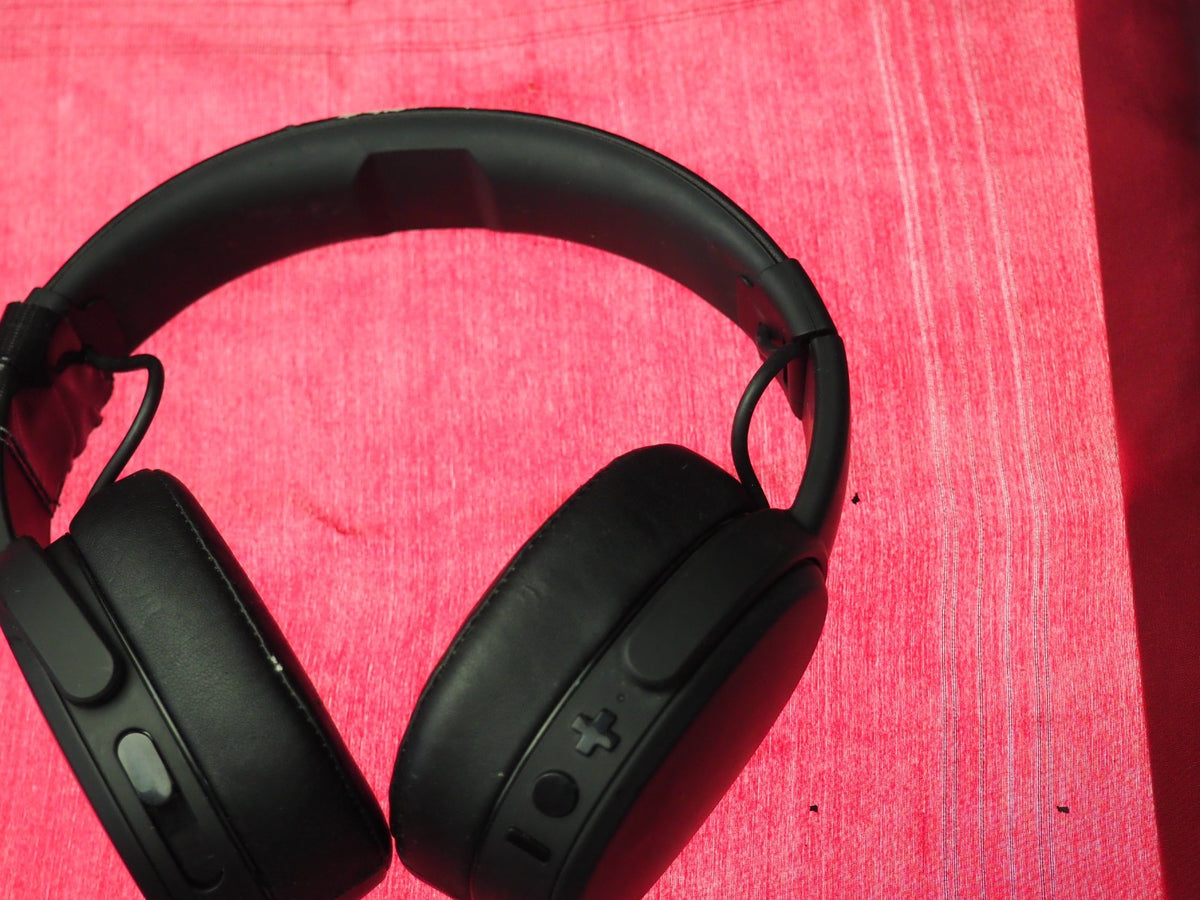 Skullcandy Crusher Bluetooth Headphones & Working but Damaged