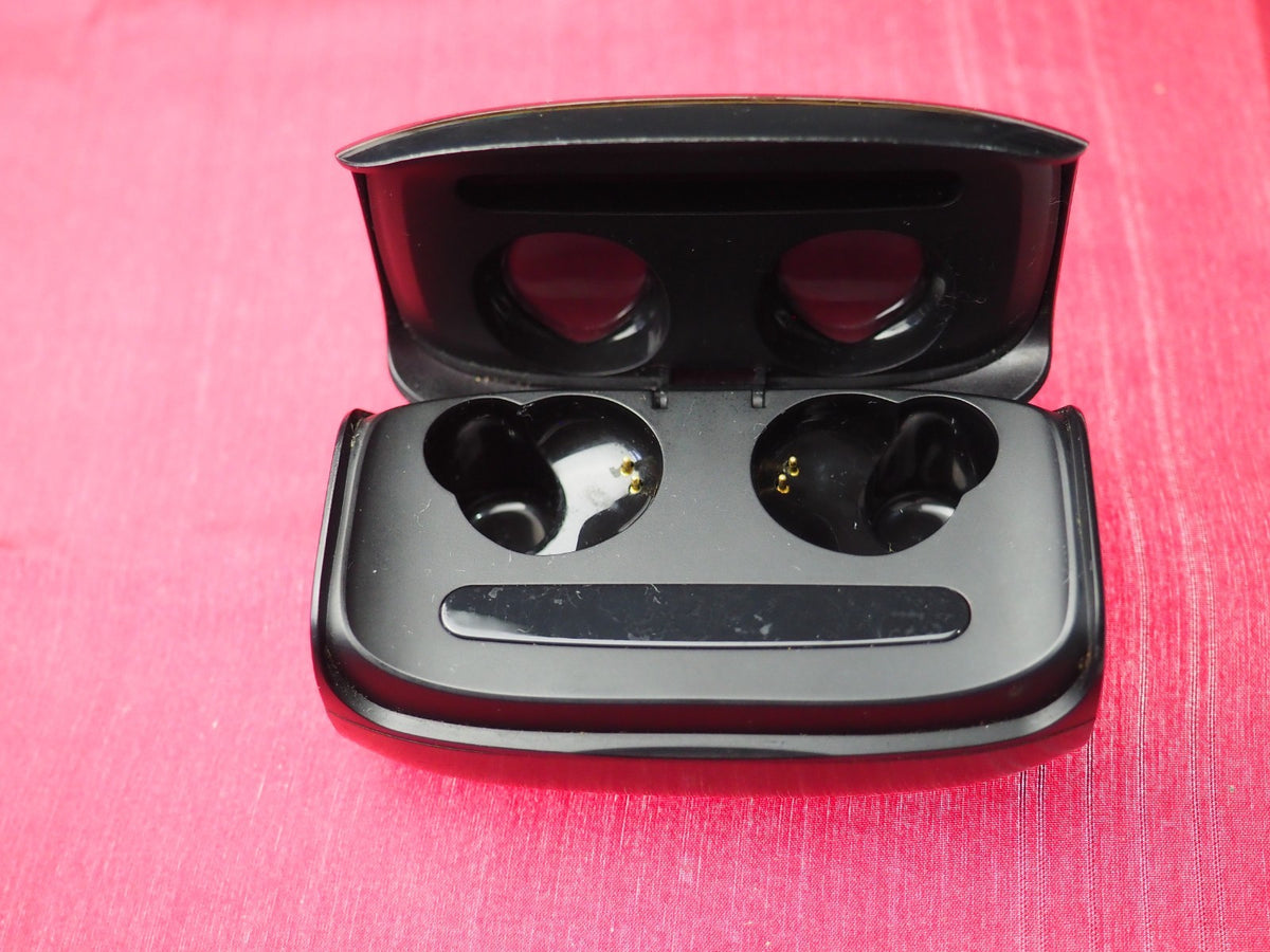 V22 Pro Case Only & Working