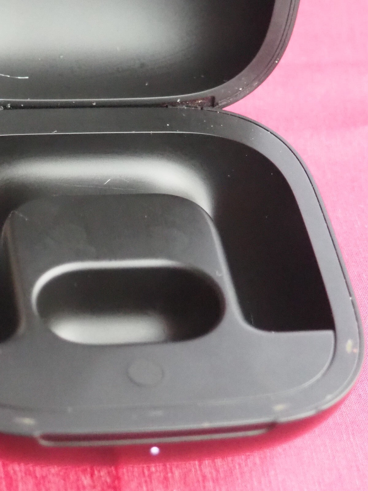 Genuine Powerbeats Pro A2078 Case Only & Working
