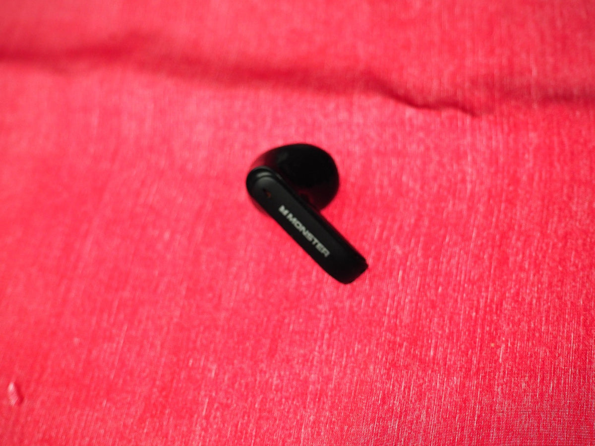 Monster Airmars XKT08 Left Bluetooth Earbud Only & Working