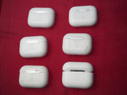 Apple Airpods Pro 2 (A2700) Charging Case Only & Working But Damaged