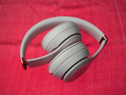 Beats Solo 4 Lilac Bluetooth Headphones & Only One Side Works