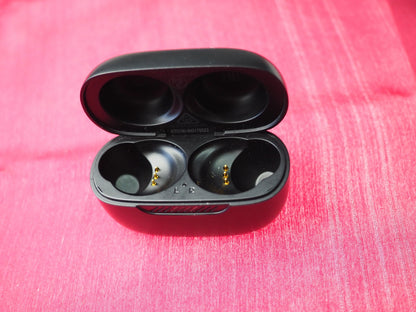 JBL Live Free Charging Case Only & Working
