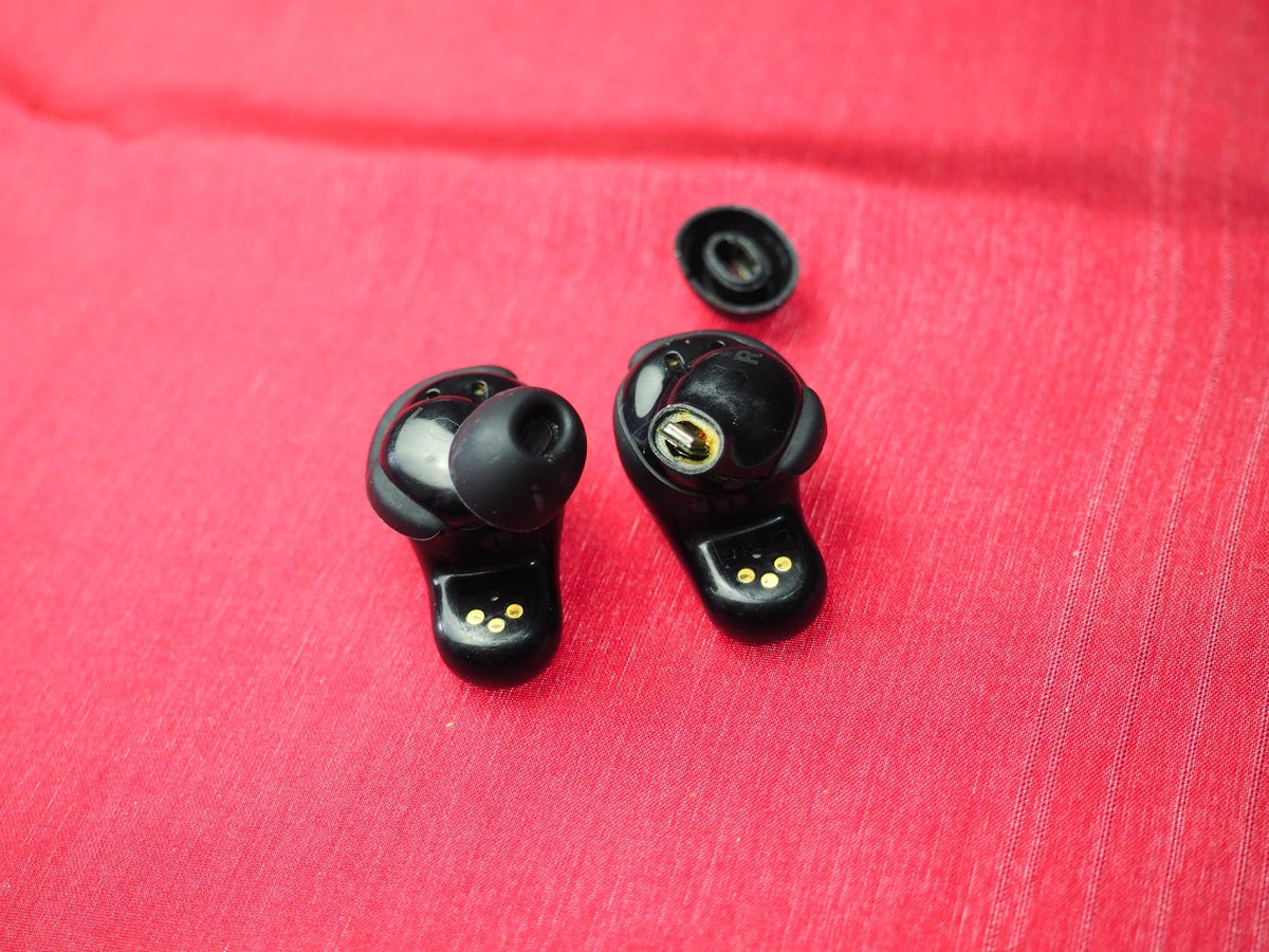 Bose Quietcomfort Ultra Left Right Earbud Only & Working But Damaged