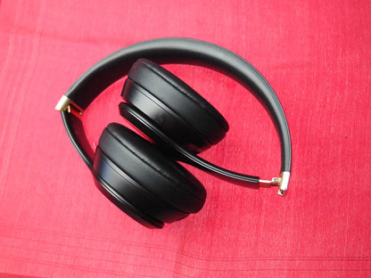 Beats Solo 4 Limited Edition Bluetooth Headphones Low Battery Issue