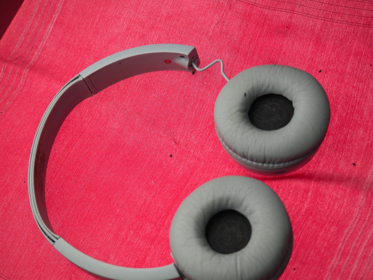 Sony CH500 Bluetooth Headphones & Fully Working But Snapped