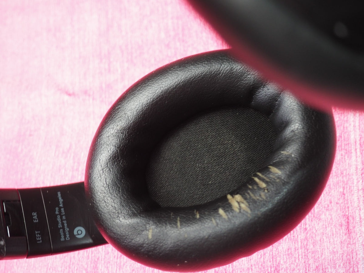 Beats Studio Pro Black Bluetooth Headphones & Working