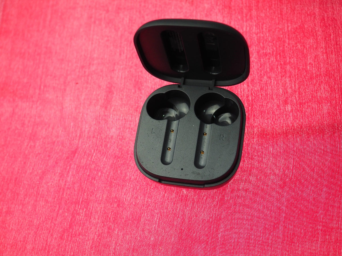 Urban Ears Alby Bluetooth Earbud Case Only & Working