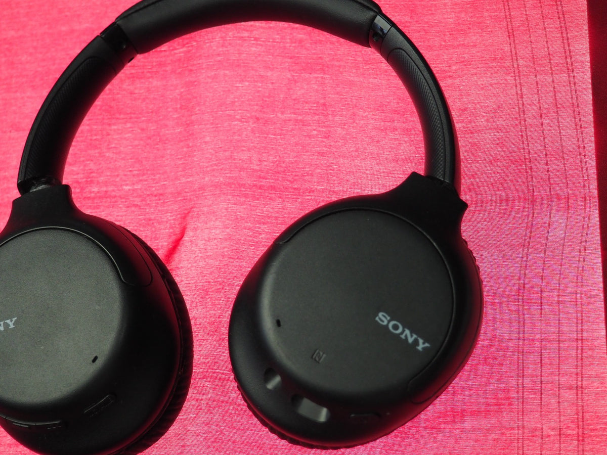Sony CH-710 Bluetooth Headphones & Working But Snapped