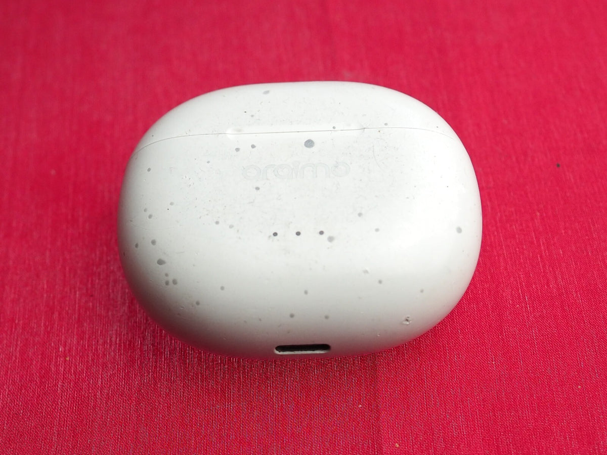 Oraimo Free Pods 2 Earbuds Case  Only & Working