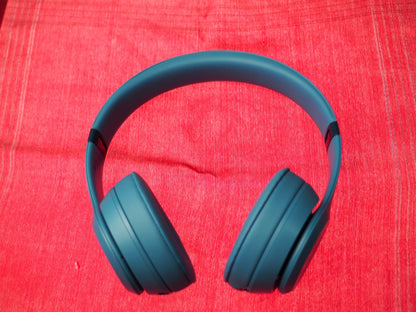 Beats Solo 4 Blue Bluetooth Headphones & Only One Side Works