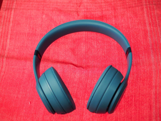 Beats Solo 4 Blue Bluetooth Headphones & Only One Side Works