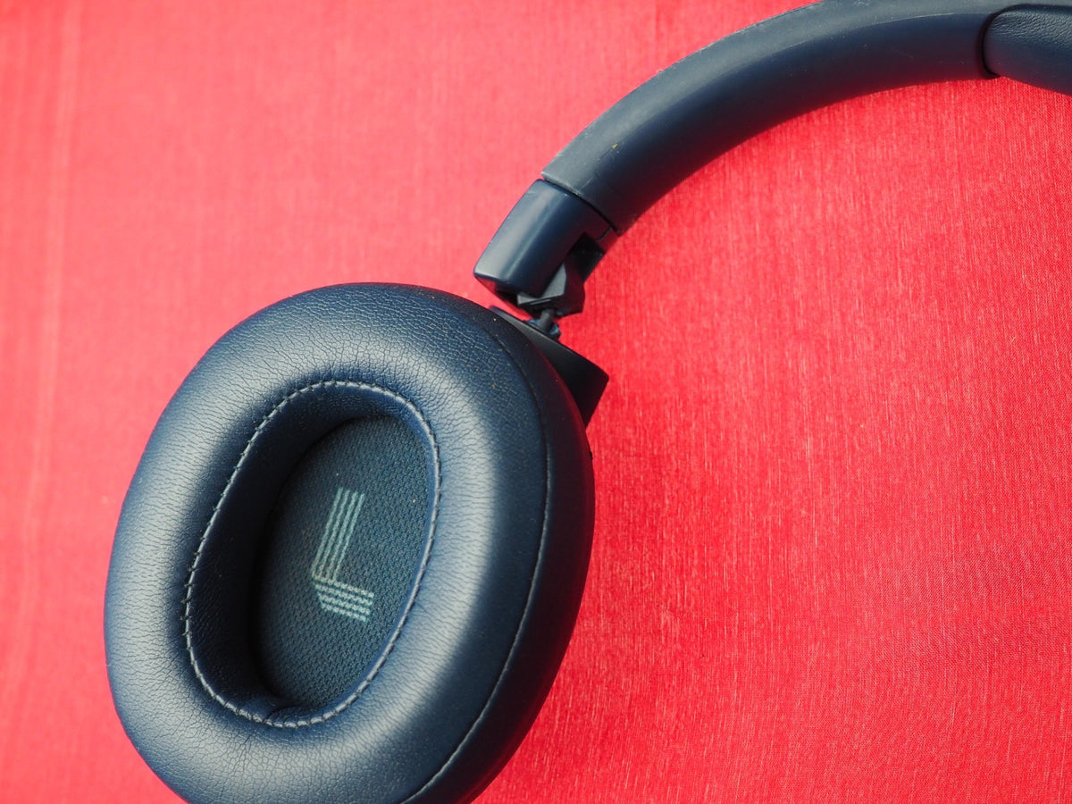 JBL Tune 720 Bluetooth Headphones Working But Snapped