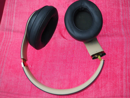 Beats Solo 3 Bluetooth Headphones & NOT Working