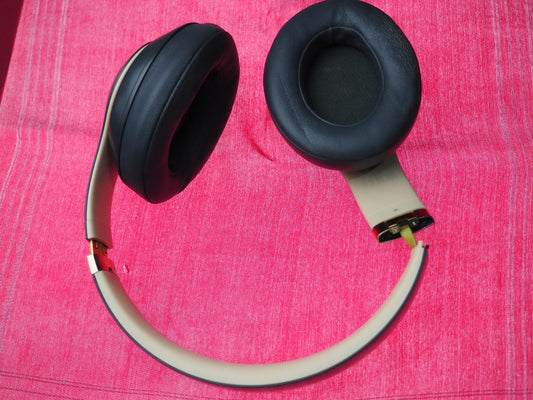 Beats Solo 3 Bluetooth Headphones & NOT Working