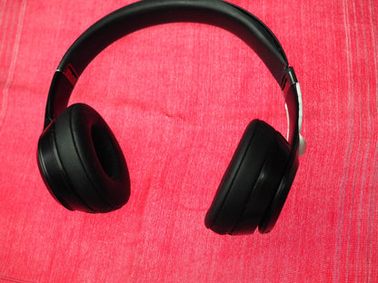 Beats Solo 4 Bluetooth Headphones & Working But Damaged