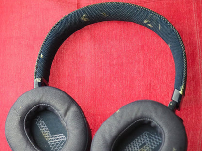 JBL LIVE 500 Bluetooth headphones