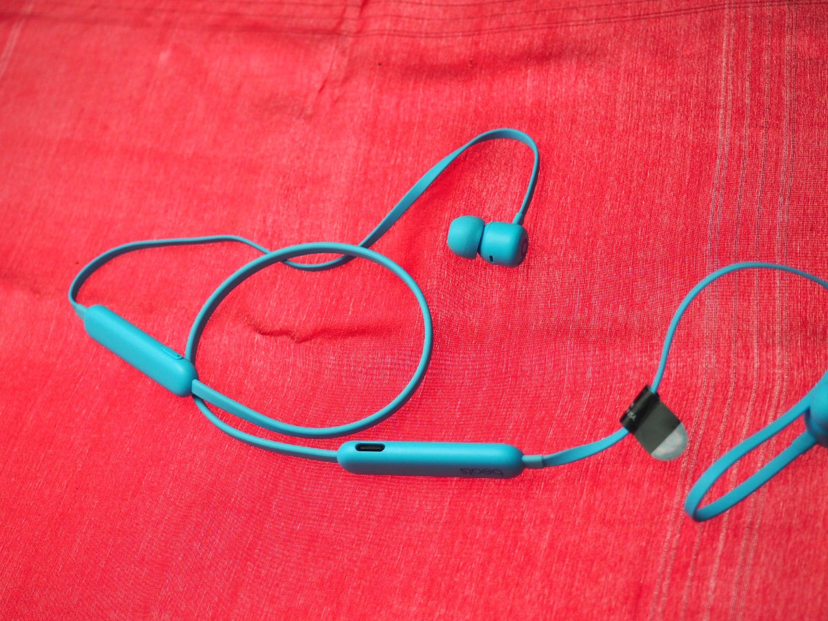 Beats Flex Bluetooth Earbuds Only & Working