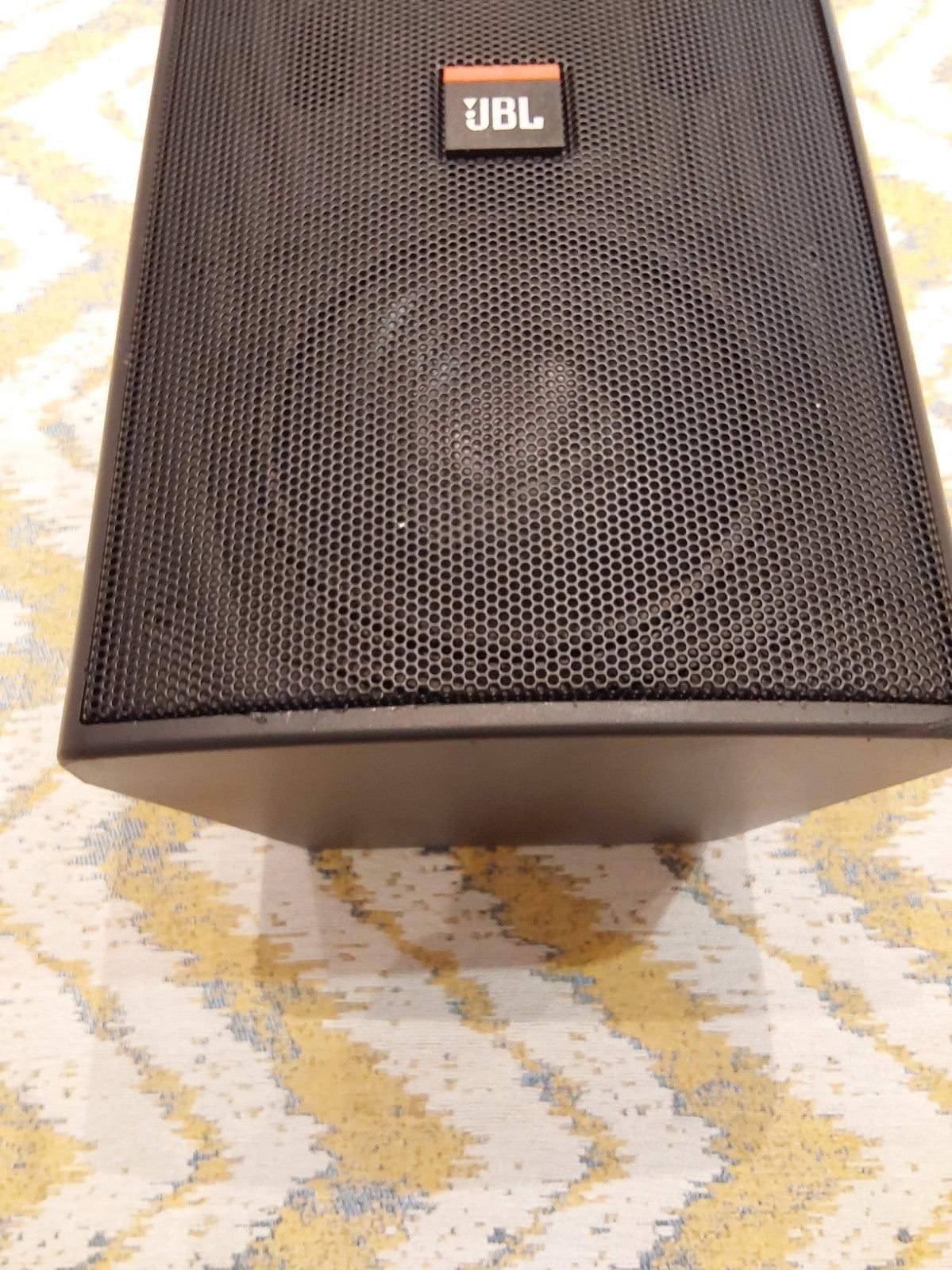 JBL Control 25AV  compact, 2-way shielded monitor speaker