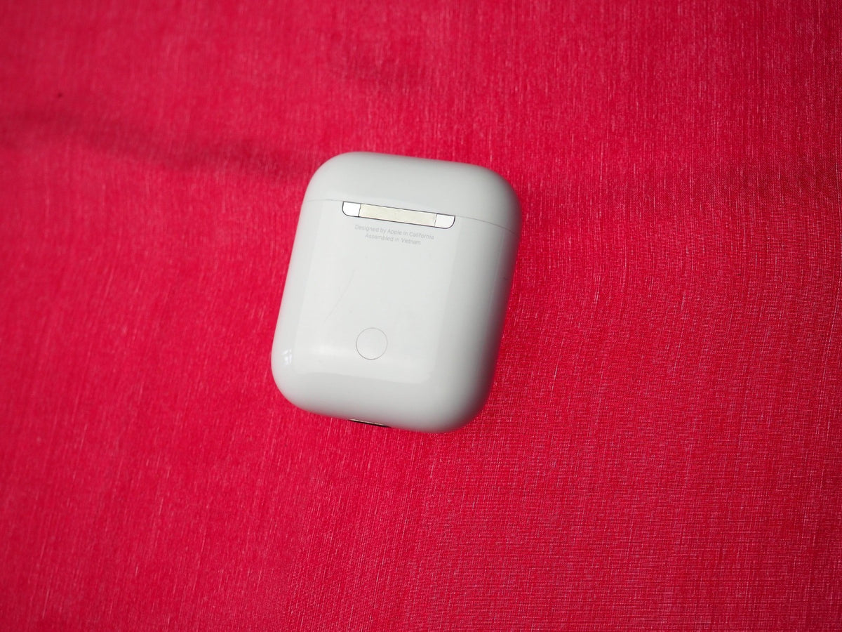 Apple Airpods Lightning Case Only & Working (A1602)