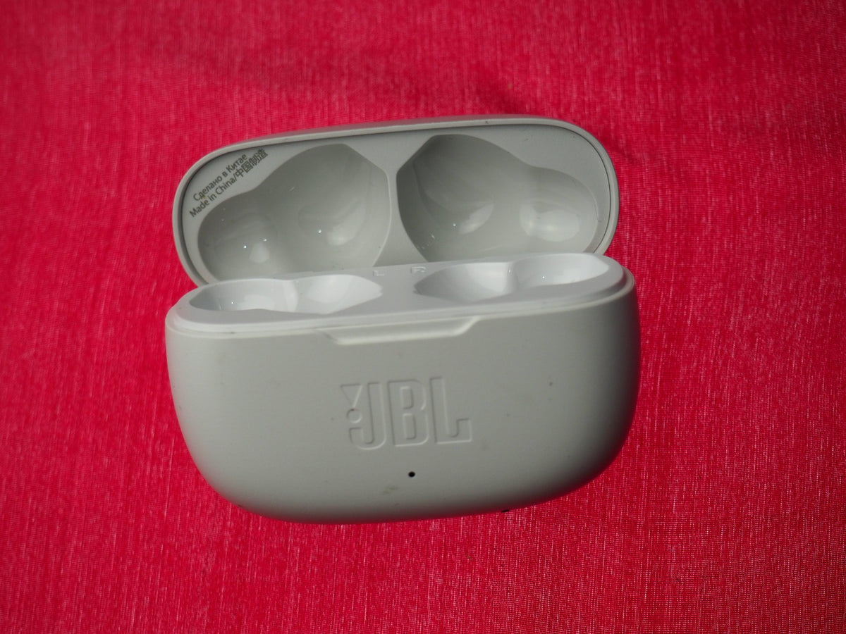 JBL Wave 200 Bluetooth Earbud Case Only & Working