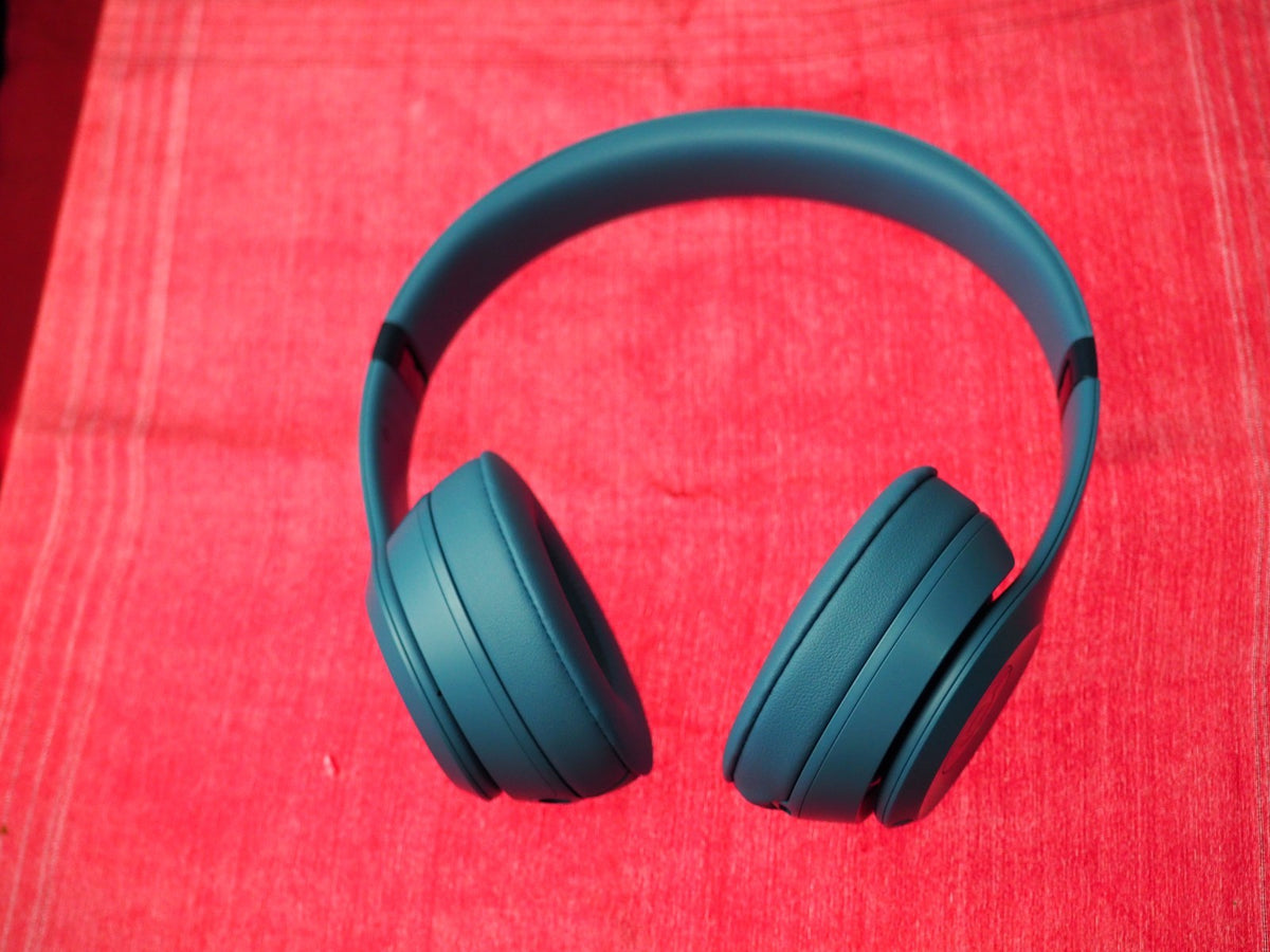 Beats Solo 4 Blue Bluetooth Headphones & Only One Side Works