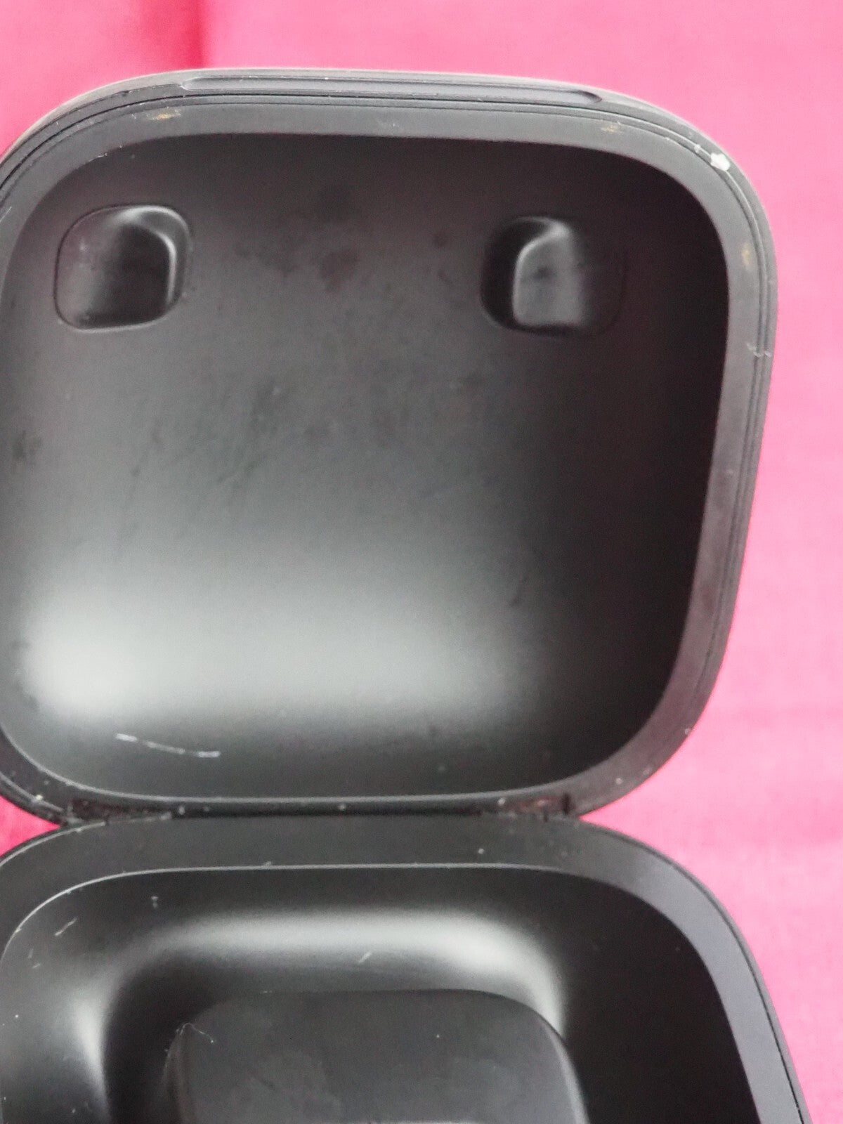 Genuine Powerbeats Pro A2078 Case Only & Working
