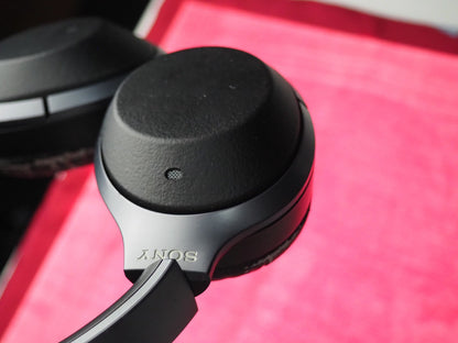 Sony WH-1000XM2 Bluetooth Headphones Working