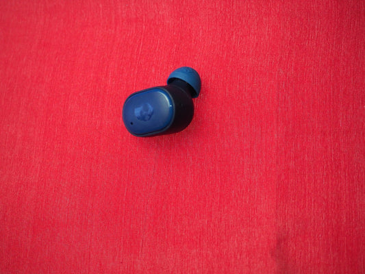 Skullcandy Grind Right Bluetooth Earbud Only & Working