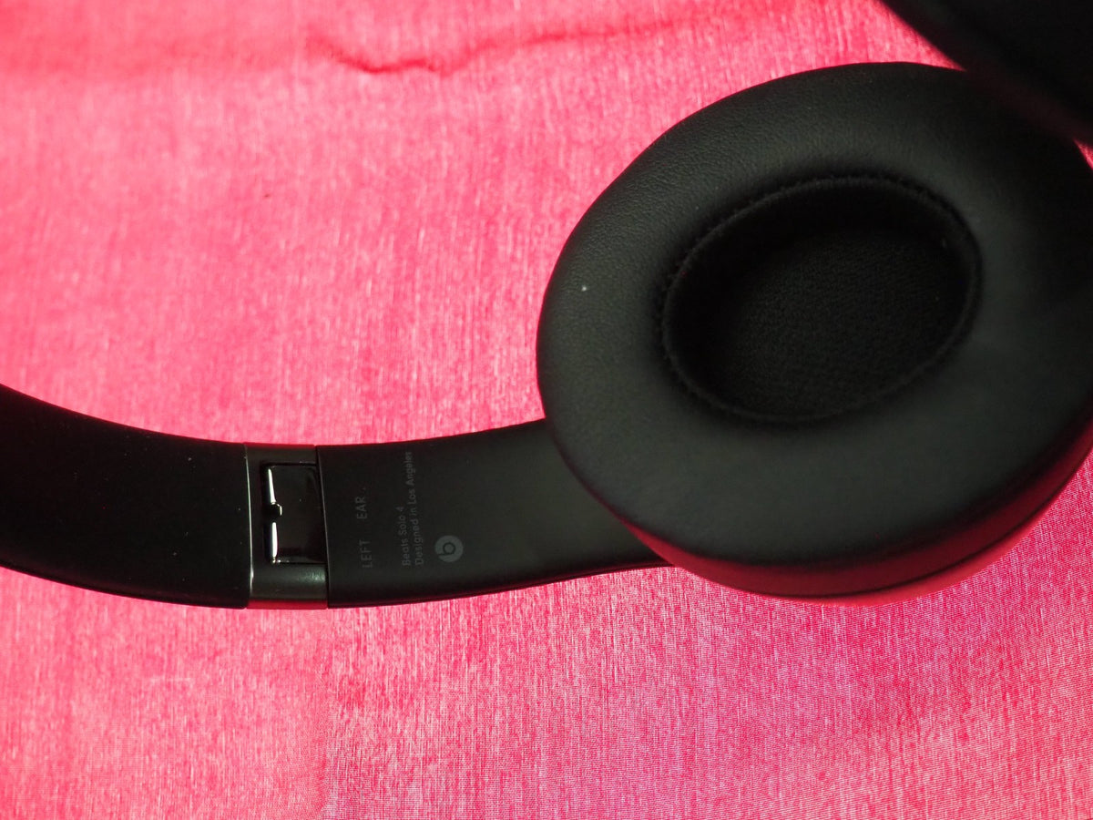 Beats Solo 4 Black Bluetooth Headphones & Working