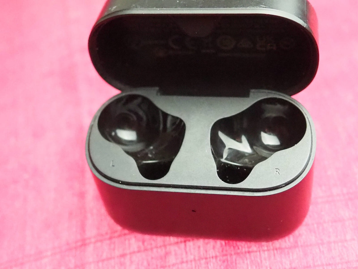 Denon AH C830NCW Earbuds Case  Only & Working