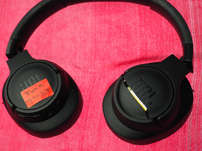 JBL TUNE 720NC Bluetooth Headphones Cracks