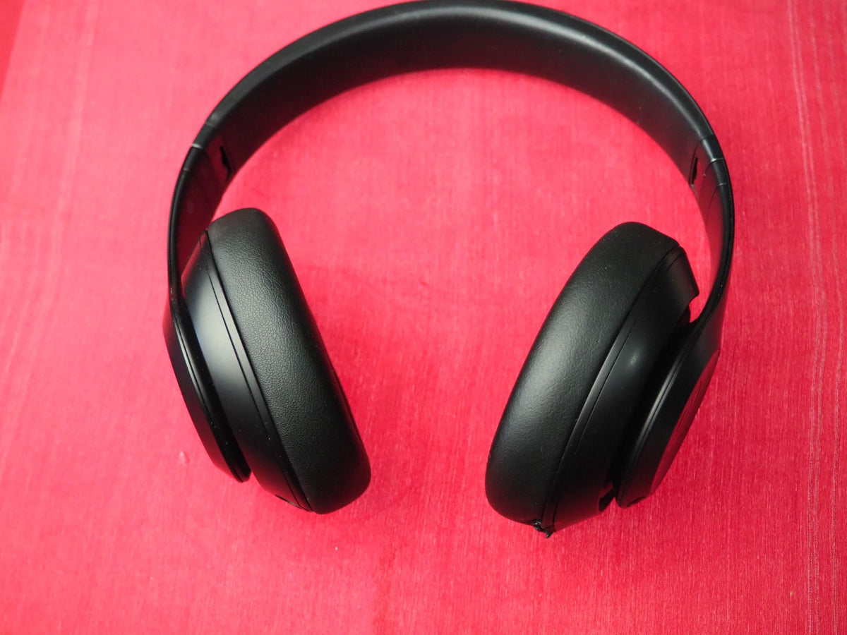 Beats Studio Pro Bluetooth Headphones Burnt Charging Port