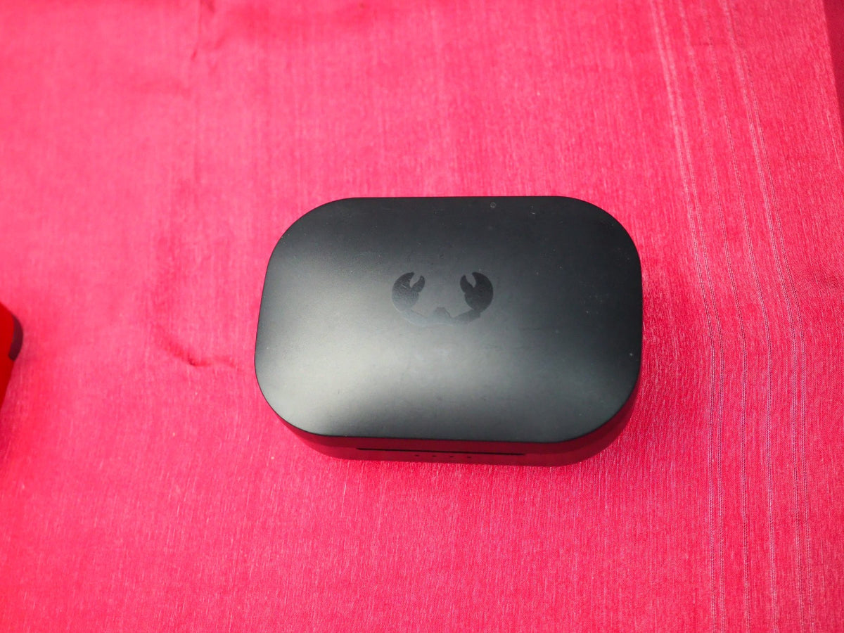 FreshnRebel Charging Case Only & Working