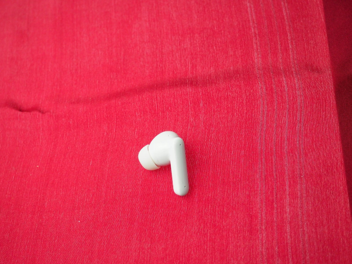 Blaupunkt 399786 Left Bluetooth Earbud Only & Working