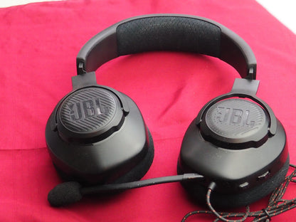 JBL Qauntum 100 Wired Headphones