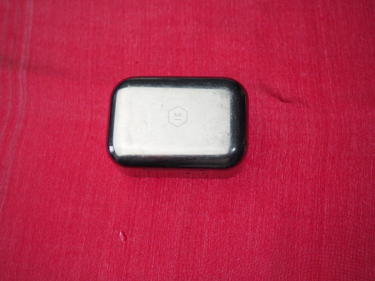 Master & Dynamic CABFBPW1YG0361 Case Only & Working