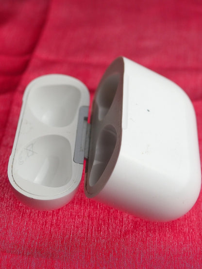 Genuine Apple AirPods 3 Lightening Case Only & Working  (A2897)